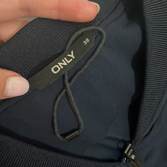 Bomber jacket ONLY - Picture 3 of 3